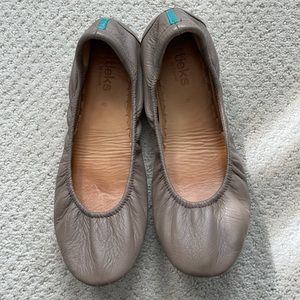Tieks Taupe Flats Size 9